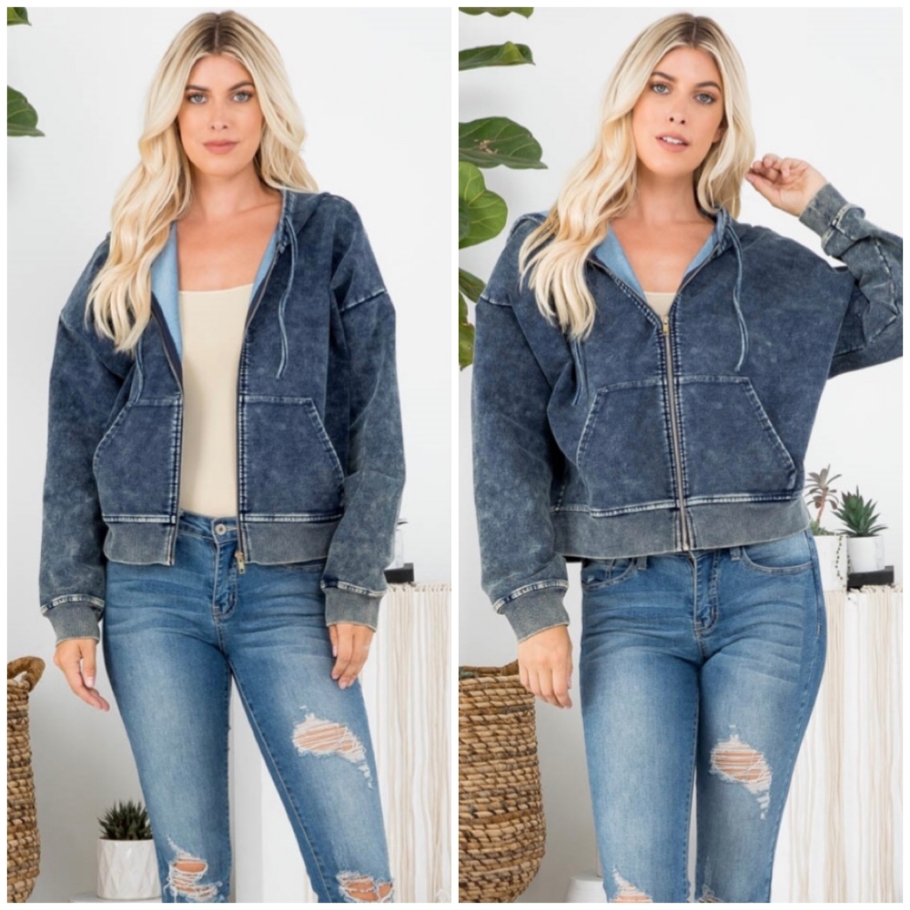 FEW LEFT❗️LE LIS Nordstrom Mineral Wash Navy Hoodie - Picture 6 of 8